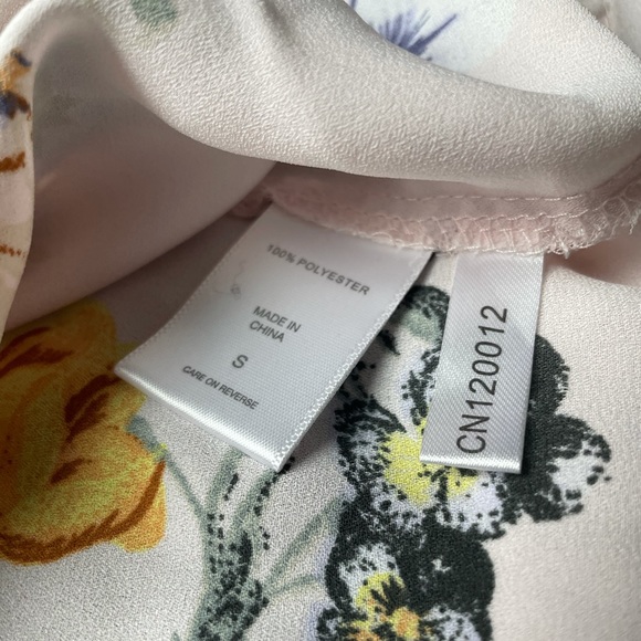 🎉3/$15🎉 soho NY&C Light Pink Professional Blouse - Picture 5 of 7